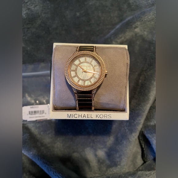 Michael kors rose gold watch - Picture 2 of 4